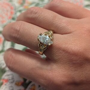 Elegant Gold Women's Ring